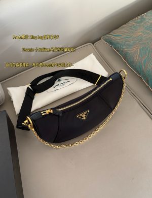 Prada's Han...