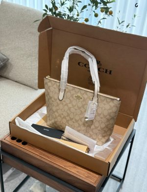 Coach Tote P190