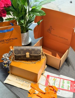 LV New Product Arrives 2025 New Pochette Camille the New Product