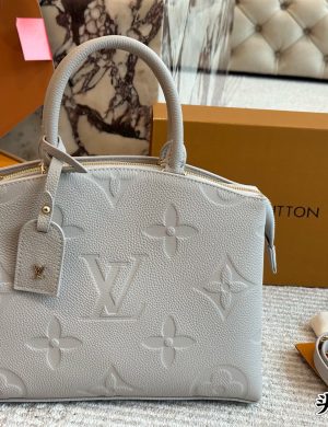 LV Dumpling Buns