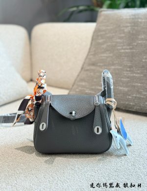 Hermes Lindy's Casual and Elegant "droopy" Image