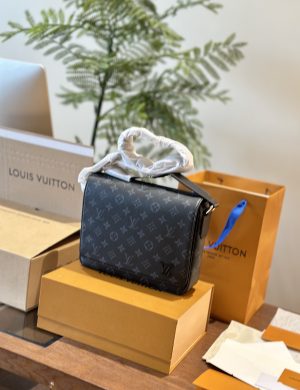 LV District Pm Postman Bag the Messenger Bag