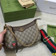12c237a706-1.jpg