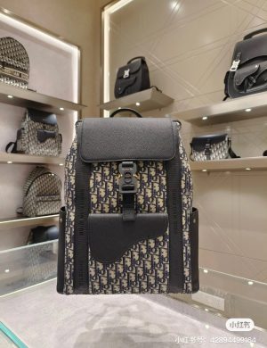 Dior's Shoulders