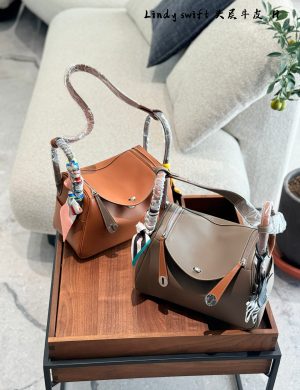 Hermes Lindy26