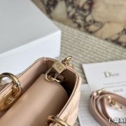 15421969c9-1.jpg