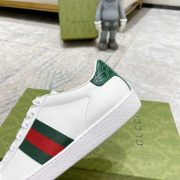 2296362e6dae4c8f8281ccecfadaba82