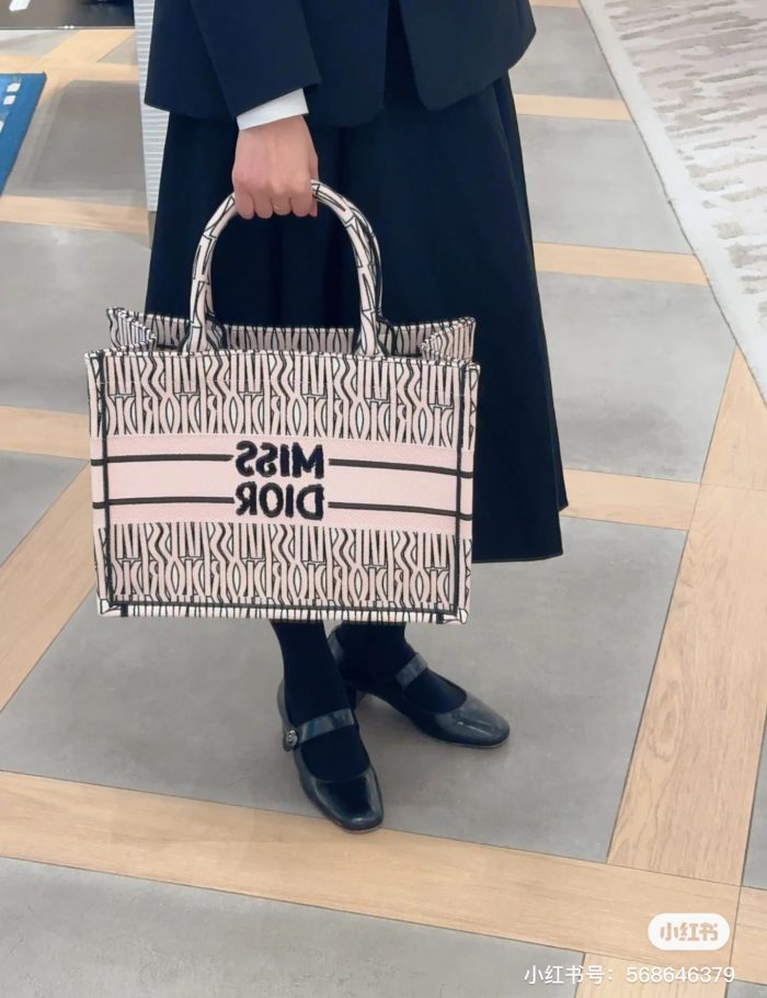 241185678c-1.jpg