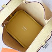 258a67bd17-1.jpg