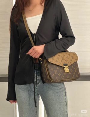 LV Postman Bag Baozi, Today We Must Give Everyone the Mailman Bag