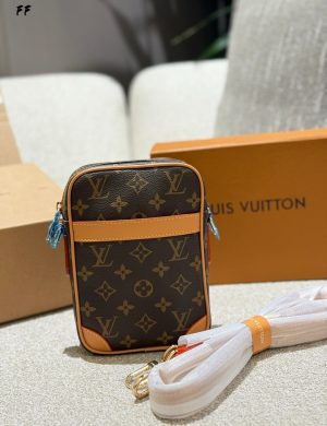 LV Popular Classic Old Flowers Collection Bag Travel Companion