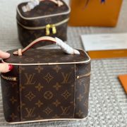 32b4086d15-1.jpg