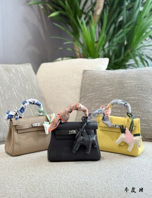 Hermes Minikelly Ii, Suitable Size for All Age Groups, Playful and