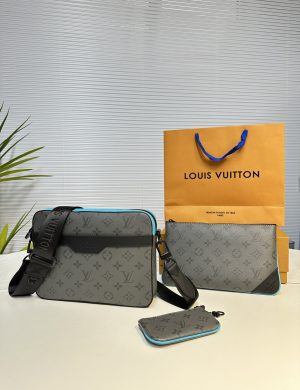 Exclusive Remake of Trio Messenger Bag M11648 Silver Flower/light