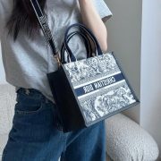 4637d58833-1.jpg