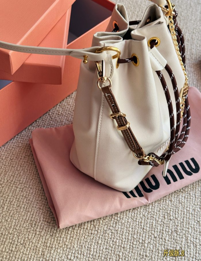 4668f32dbb-1.jpg