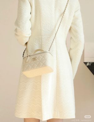 Chanel's New 5c ° Handle Box Bag