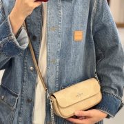 4e34458c77-1.jpg
