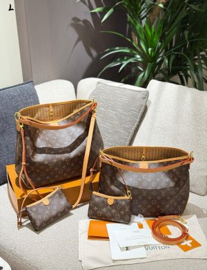 LV Vintage Tote Bag for Early Spring, the Latest Small and Versatile