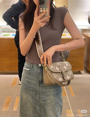LV Grey Large Family Upper Body Picture