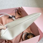4f2dff5574.jpg