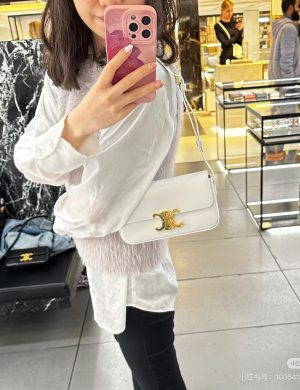 Celine, Who Carries the Armpit Bag and