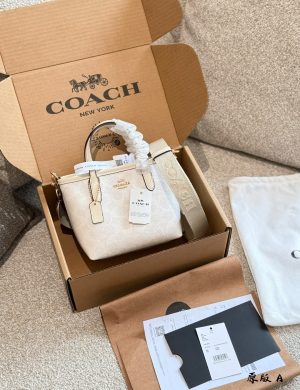 Coach Mini Tote P210 . New Release Airplane Box Packaging Coach's New