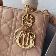 5129b521b6-2.jpg