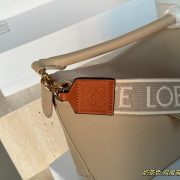 55808cf131-1.jpg