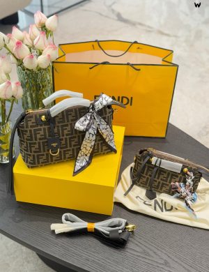 Fendi New Pillow Bag P230p245 Using the Ultra Soft Cuoio Romano