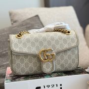 5d6930d046.jpg