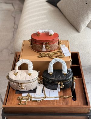 Coach Small Square Box P230 Sisters, Look at This "small Box" with