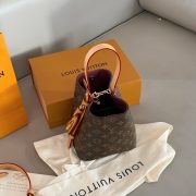 5dd98442f2-1.jpg