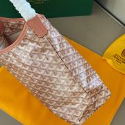 60d511a938-1.jpg
