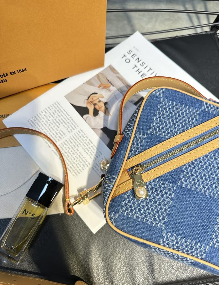 663305bf34.jpg