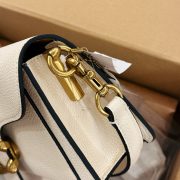 676411e42d-1.jpg