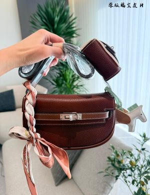 Hermes' New Kelly Moove Big Bag Size: 17 * 10 * 5cm Small Bag Size: