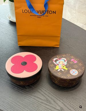 LV Flower Logo Vintage Jewelry Box Storage Box the Round Box Can Be