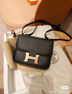 Hermes Black and Gold Kangkang 19 Versatile and Casual, Usually Not
