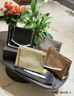 YSL Niki Totep250 Blockbuster. Simple Shopping Bag with a Minimalist