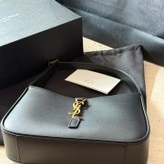 7d333c568d-1.jpg