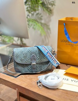 LV Cowboy Relief Stick Women's Handbag, Women's Shoulder Bag, Armpit