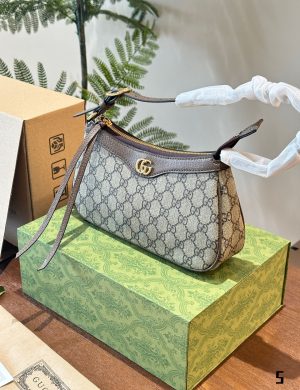 Gucci's New Armpit Bag/mahjong Bag