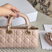 8c7124094e-1.jpg