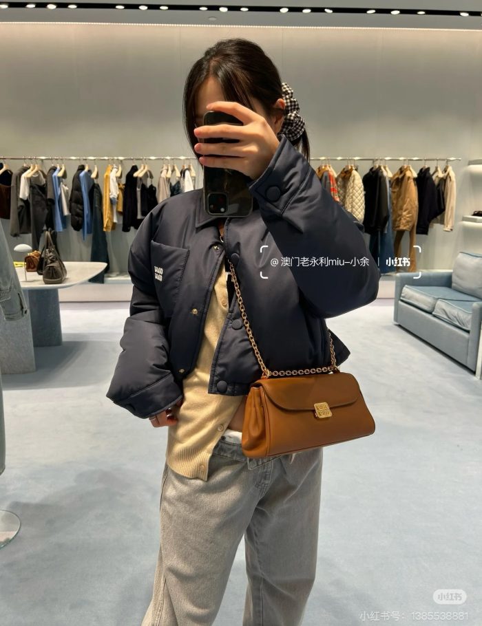 962cb1d9a5-1.jpg