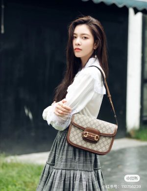 Gucci 1955. the Globally Popular Horseclip Handbag