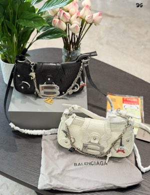 Balenciaga Underarm Bag P245 25 Year Spring Collection, Suitable for