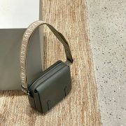 994dd4d4ba-1.jpg