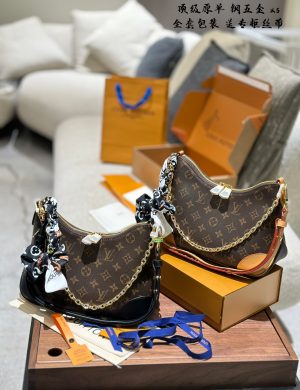 LV Vintage Handbag with One Shoulder and Crossbody Design