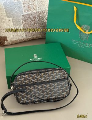 Goyard Camera Bag Boys and Girls Use It